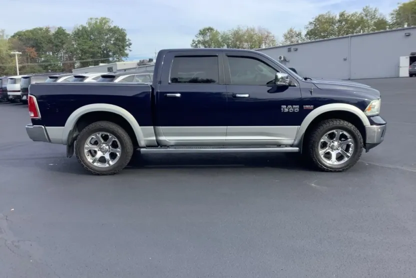 2016 Ram 1500 Laramie photo 1