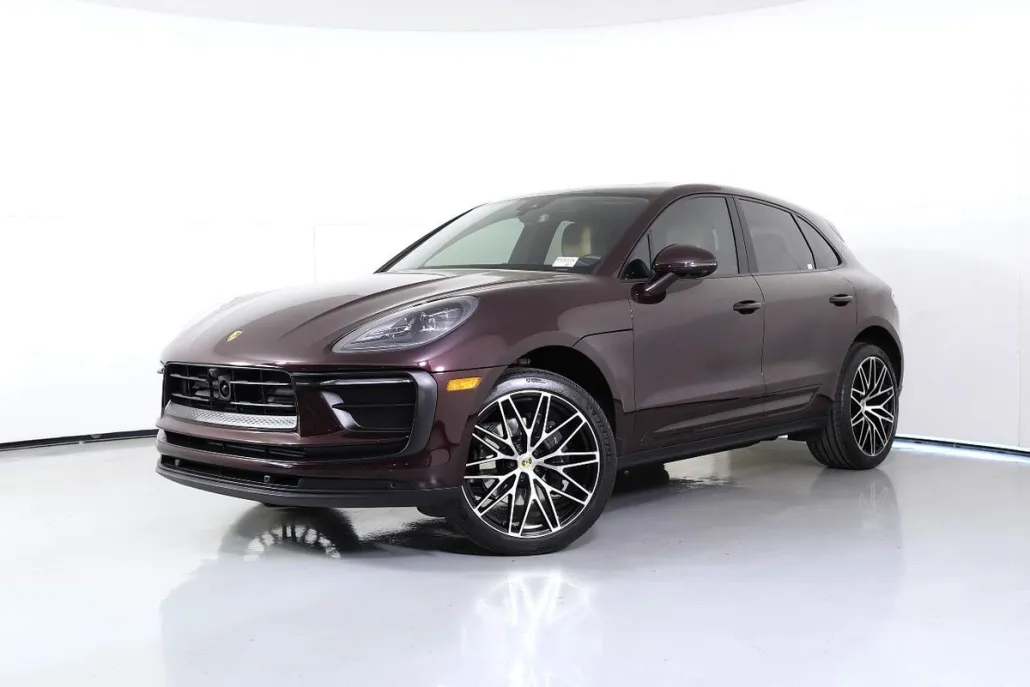 2024 Porsche Macan T photo 1