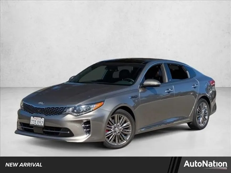 2017 Kia Optima Turbo photo 1