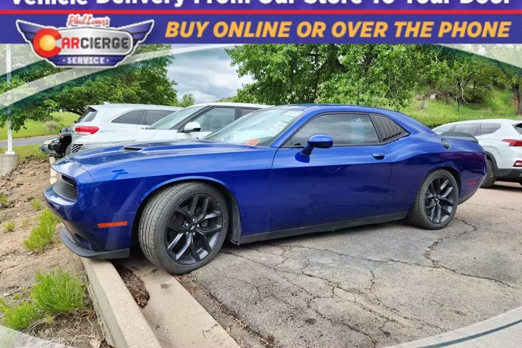 2019 Dodge Challenger SXT photo 1