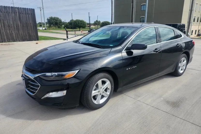 2023 Chevrolet Malibu 1LT photo 1