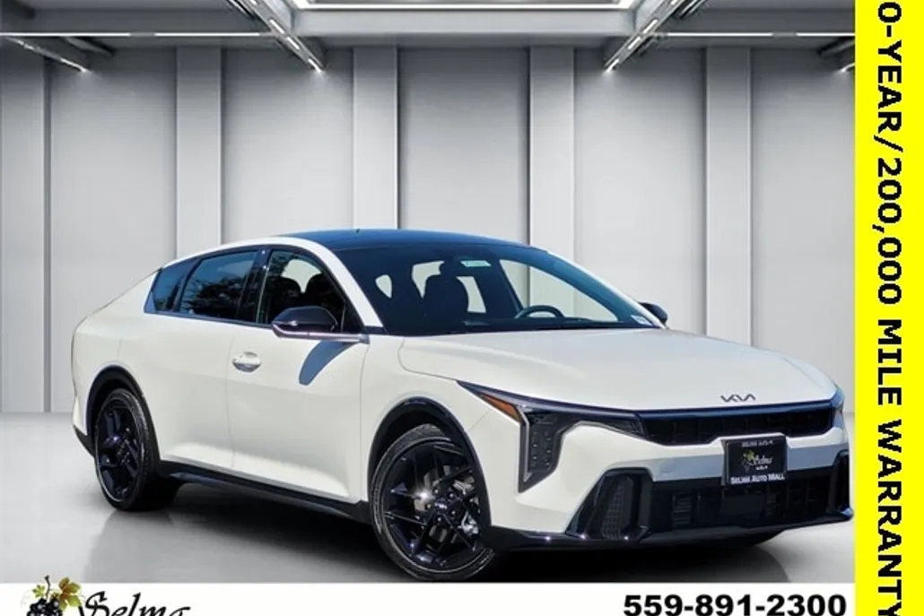 2025 Kia K4 GT-Line Turbo photo 1