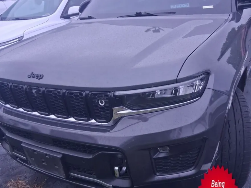 2021 Jeep Grand Cherokee Overland photo 1