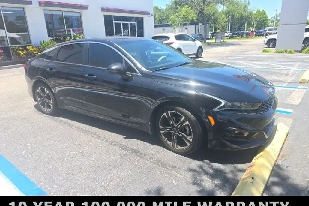 2022 Kia K5 GT-Line photo 1