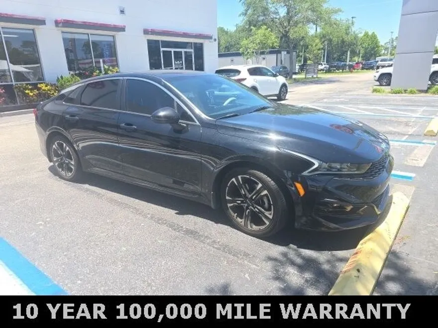 2022 Kia K5 GT-Line photo 1