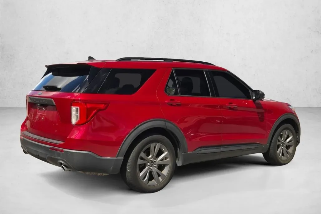 2021 Ford Explorer XLT photo 1