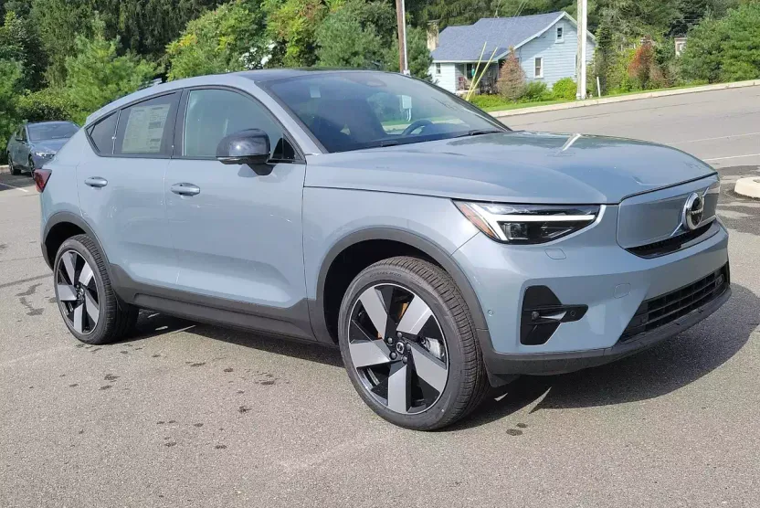 2023 Volvo C40 Recharge Ultimate photo 1