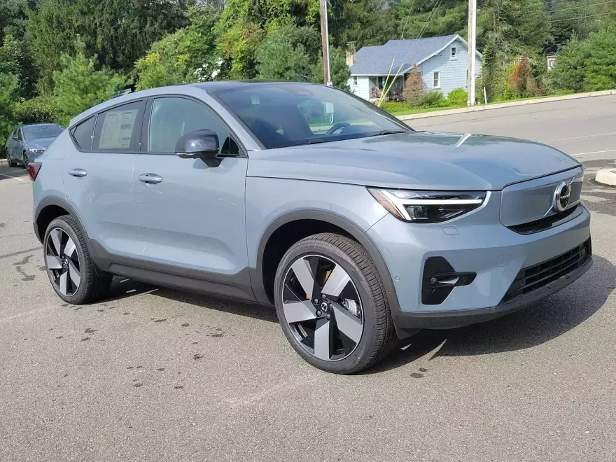 2023 Volvo C40 Recharge Ultimate photo 1