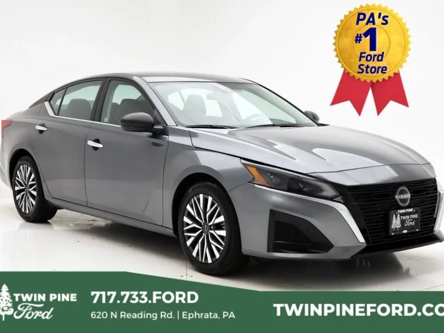 2024 Nissan Altima 2.5 SV photo 1