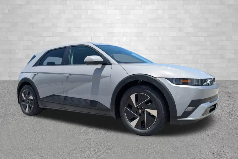 2025 Hyundai Ioniq 5 SE photo 1