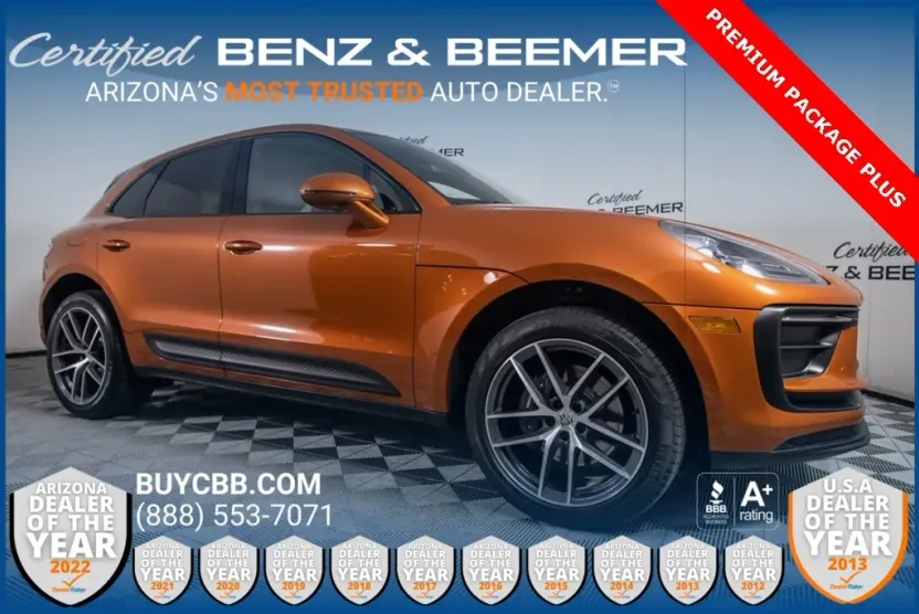 2023 Porsche Macan T photo 1