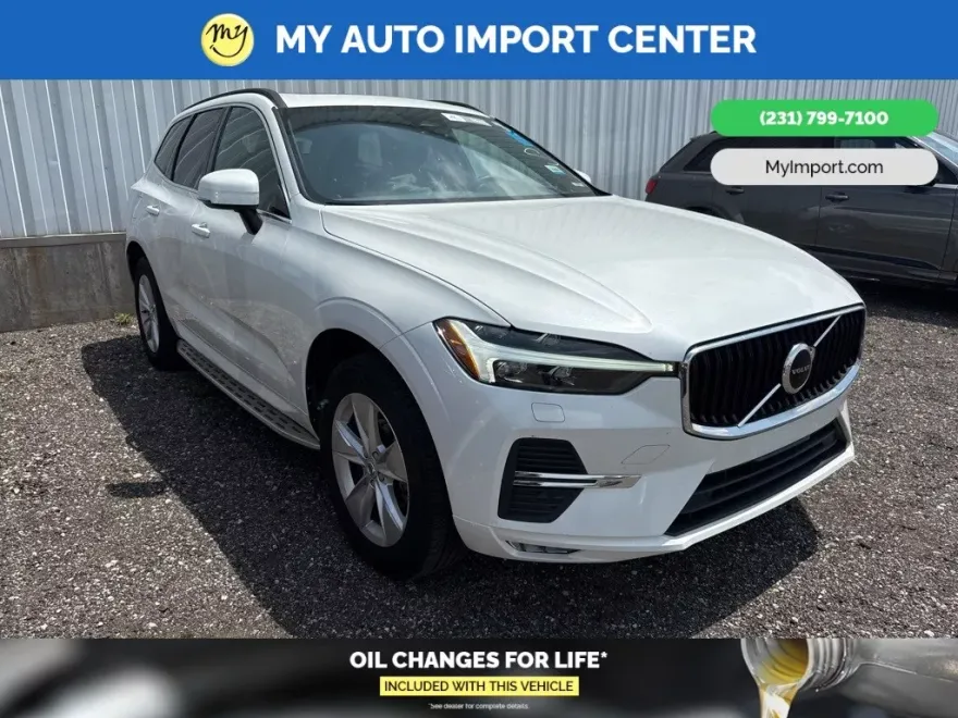 2022 Volvo XC60 B5 Momentum photo 1