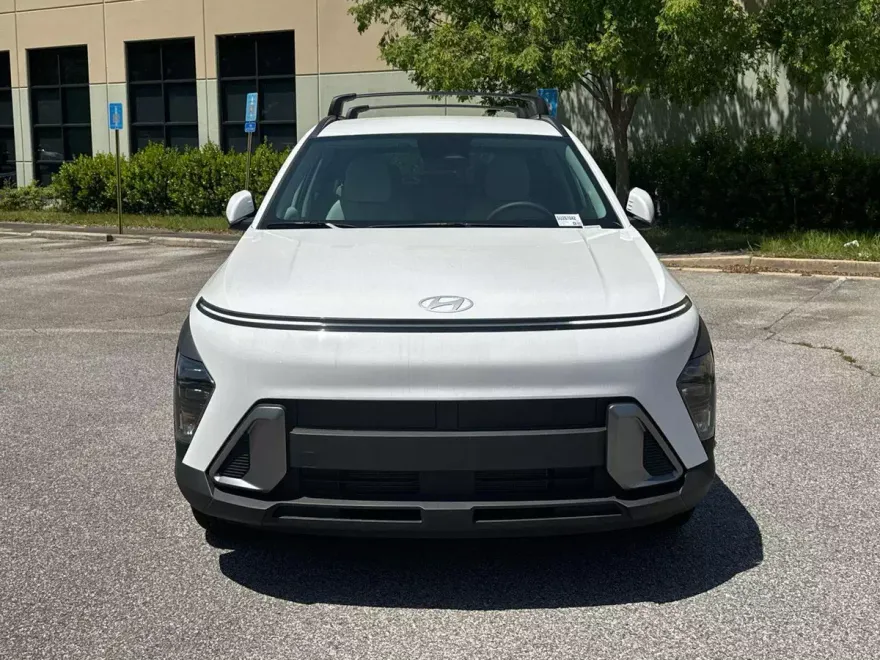 2025 Hyundai Kona SEL photo 1