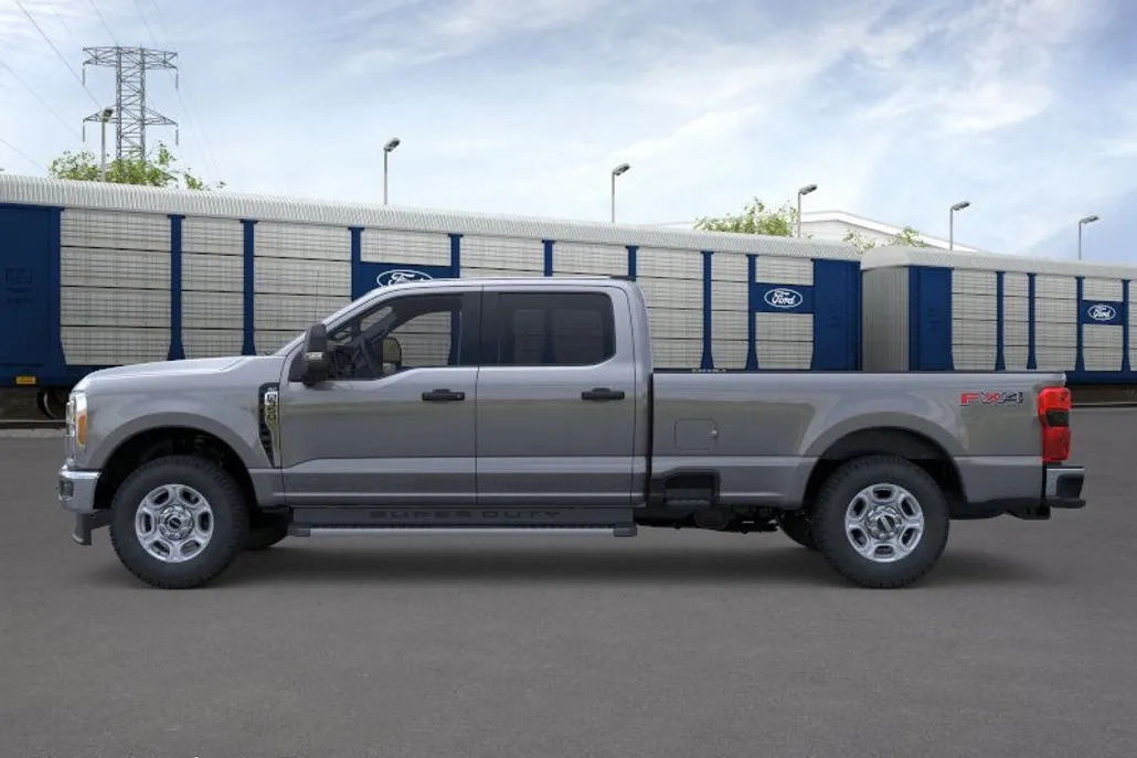 2026 Ford F-350 XLT photo 1