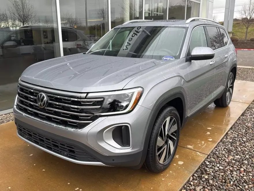 2025 Volkswagen Atlas SE photo 1