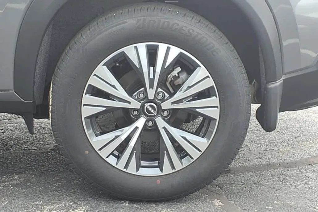 2023 Nissan Rogue SV photo 1