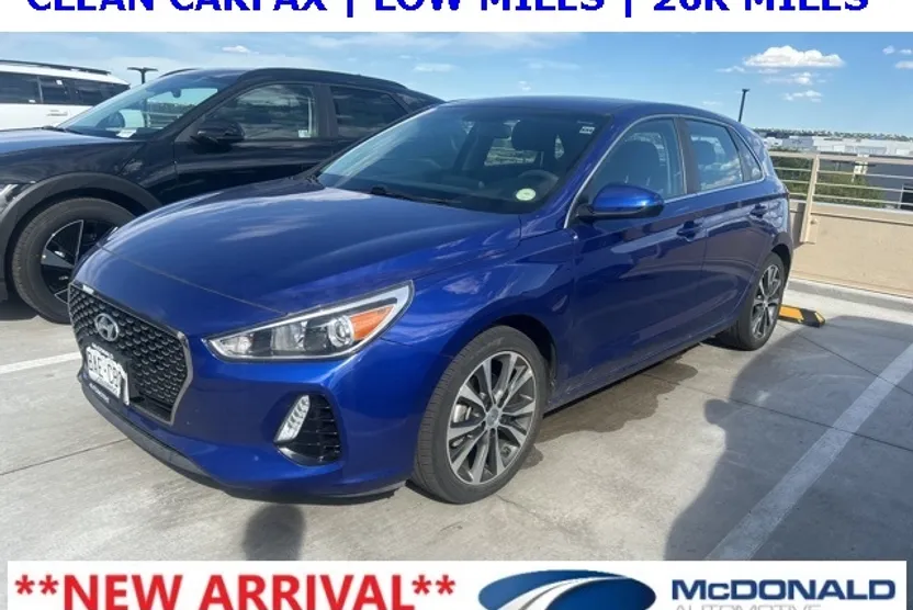 2019 Hyundai Elantra GT Base photo 1
