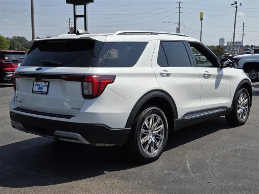 2025 Ford Explorer Platinum photo 1