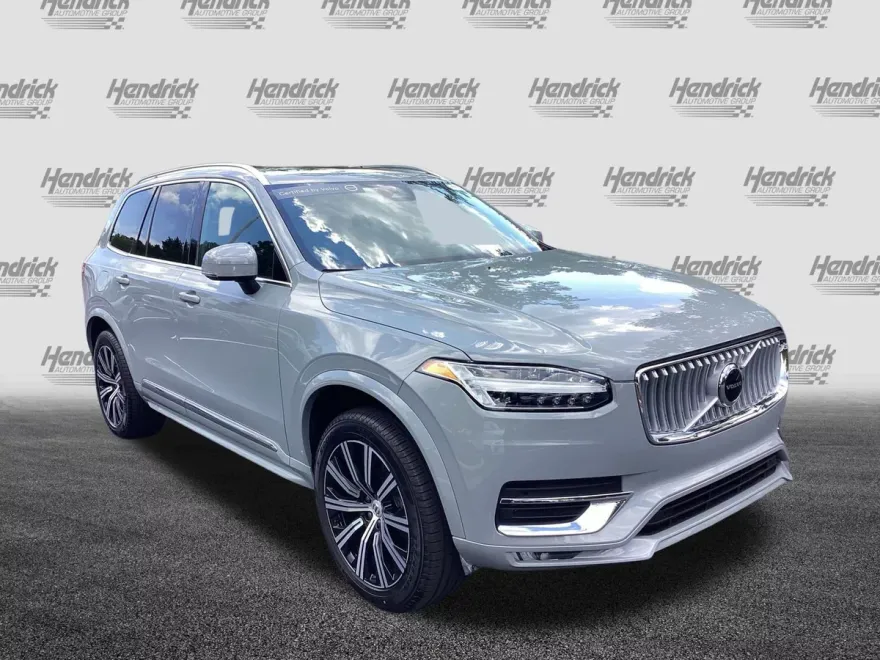 2025 Volvo XC90 Core photo 1