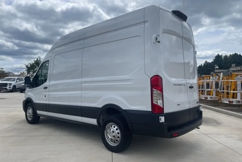 2022 Ford Transit photo 1