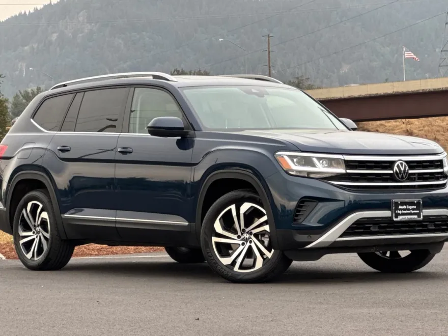 2022 Volkswagen Atlas SEL photo 1