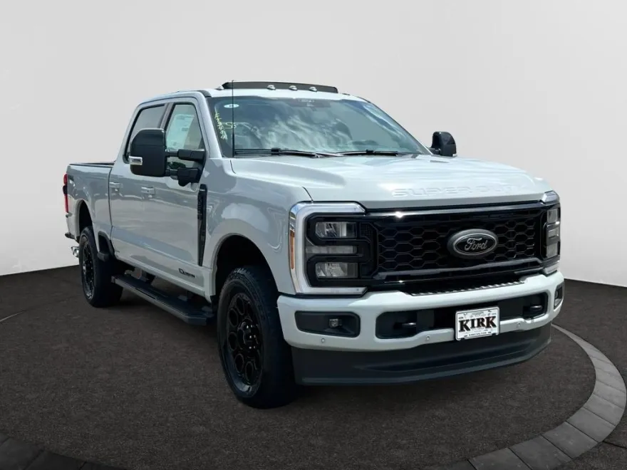 2025 Ford F-250 Lariat photo 1