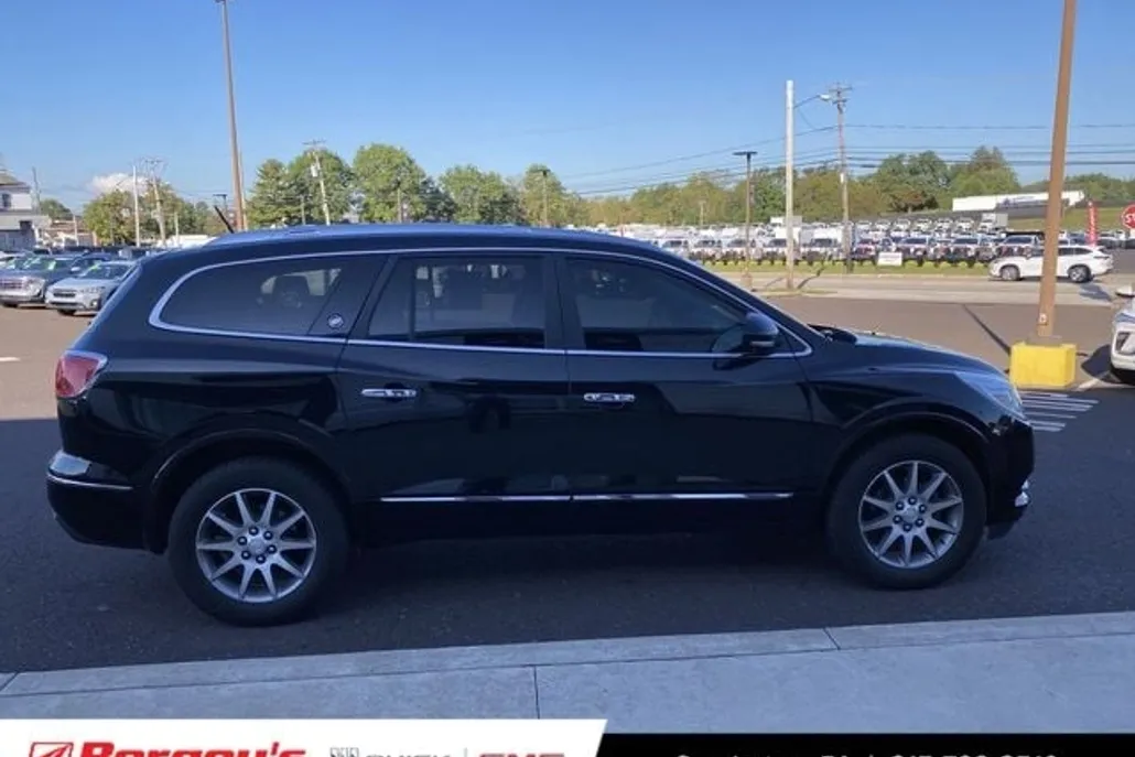 2017 Buick Enclave Leather photo 1