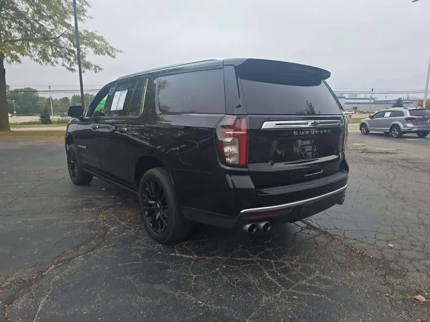 2021 Chevrolet Suburban High Country photo 1