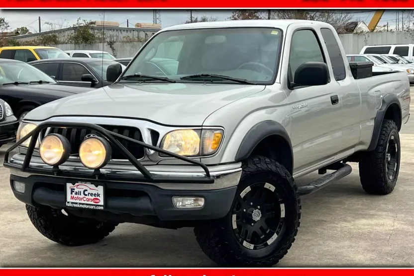 2004 Toyota Tacoma PreRunner XtraCab V6 photo 1
