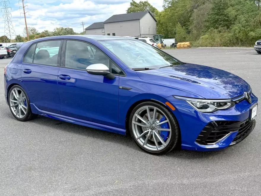 2024 Volkswagen Golf R photo 1