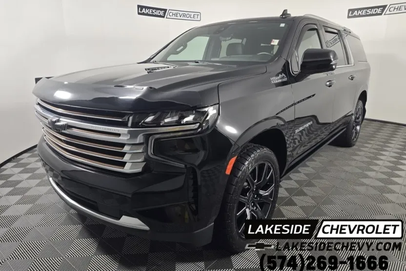 2023 Chevrolet Suburban High Country photo 1