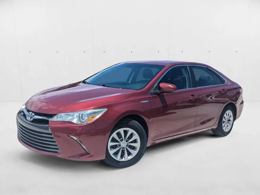 2017 Toyota Camry Hybrid LE photo 1