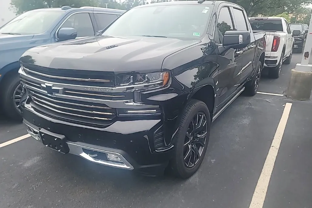 2022 Chevrolet Silverado 1500 High Country photo 1