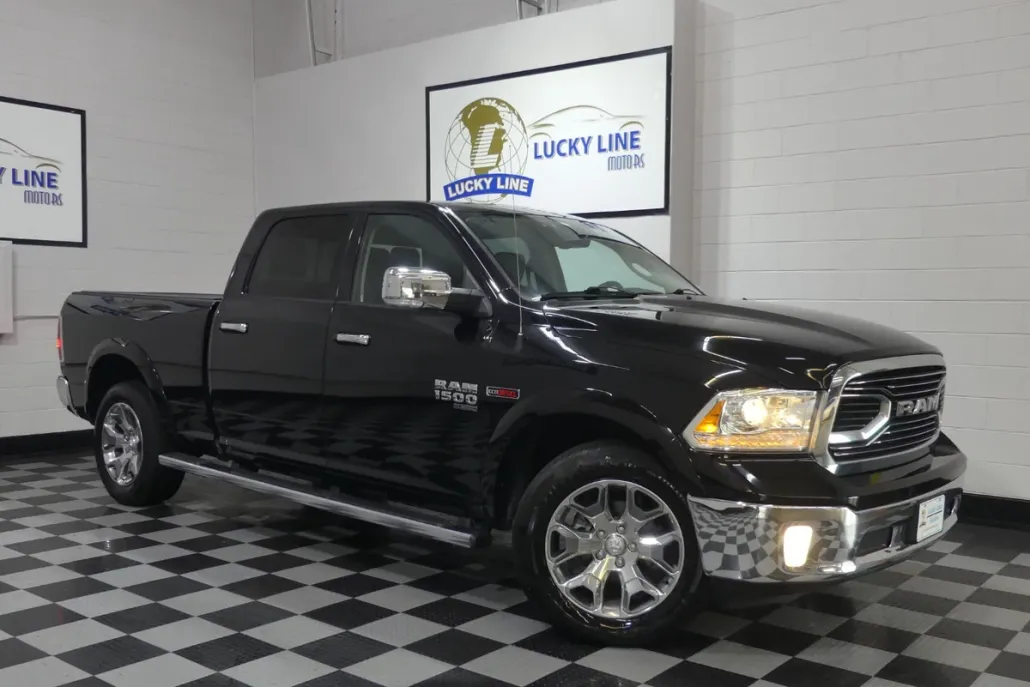 2019 Ram 1500 Classic Laramie photo 1