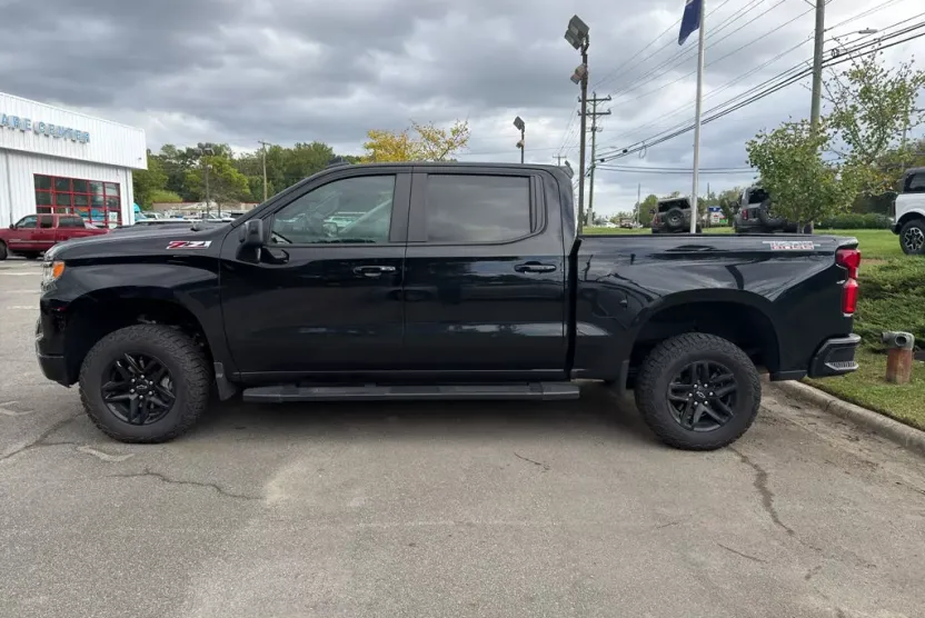 2024 Chevrolet Silverado LT Trail Boss photo 1