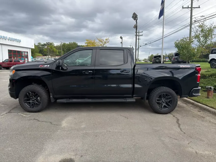 2024 Chevrolet Silverado LT Trail Boss photo 1