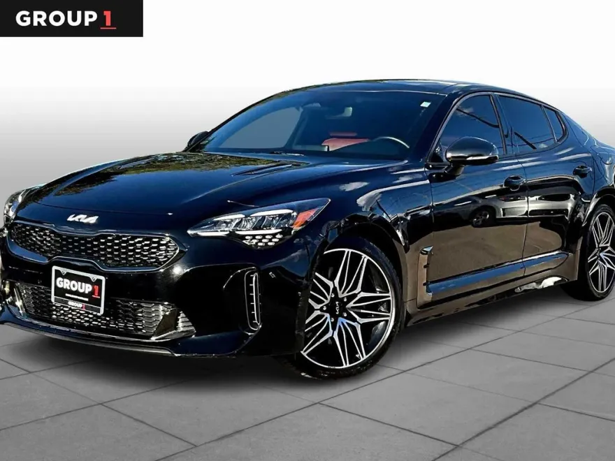 2022 Kia Stinger GT1 photo 1