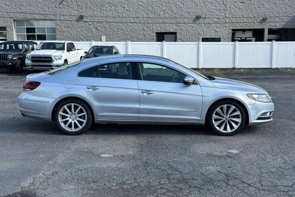 2013 Volkswagen CC Highline V6 4Motion photo 1