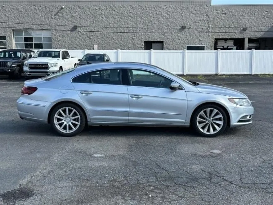 2013 Volkswagen CC Highline V6 4Motion photo 1