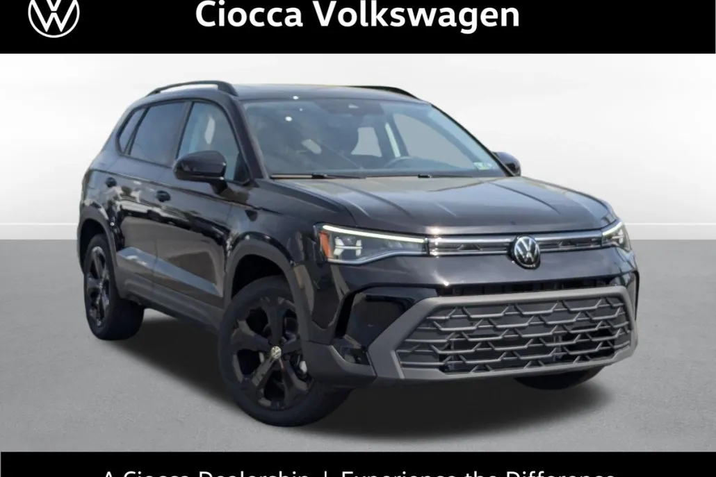 2025 Volkswagen Taos SE photo 1
