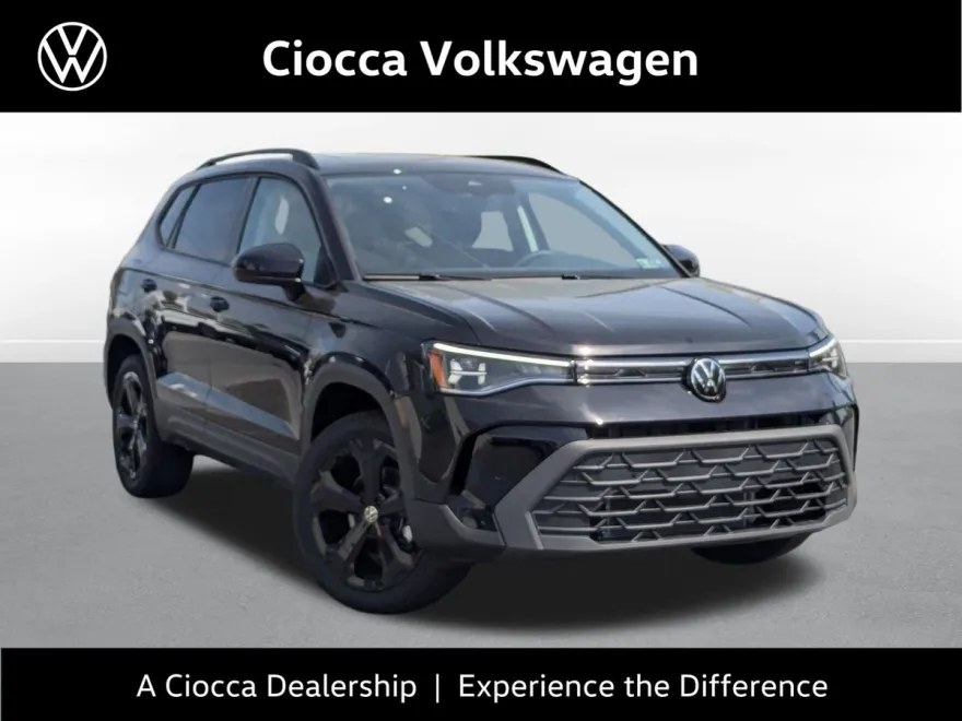 2025 Volkswagen Taos SE photo 1