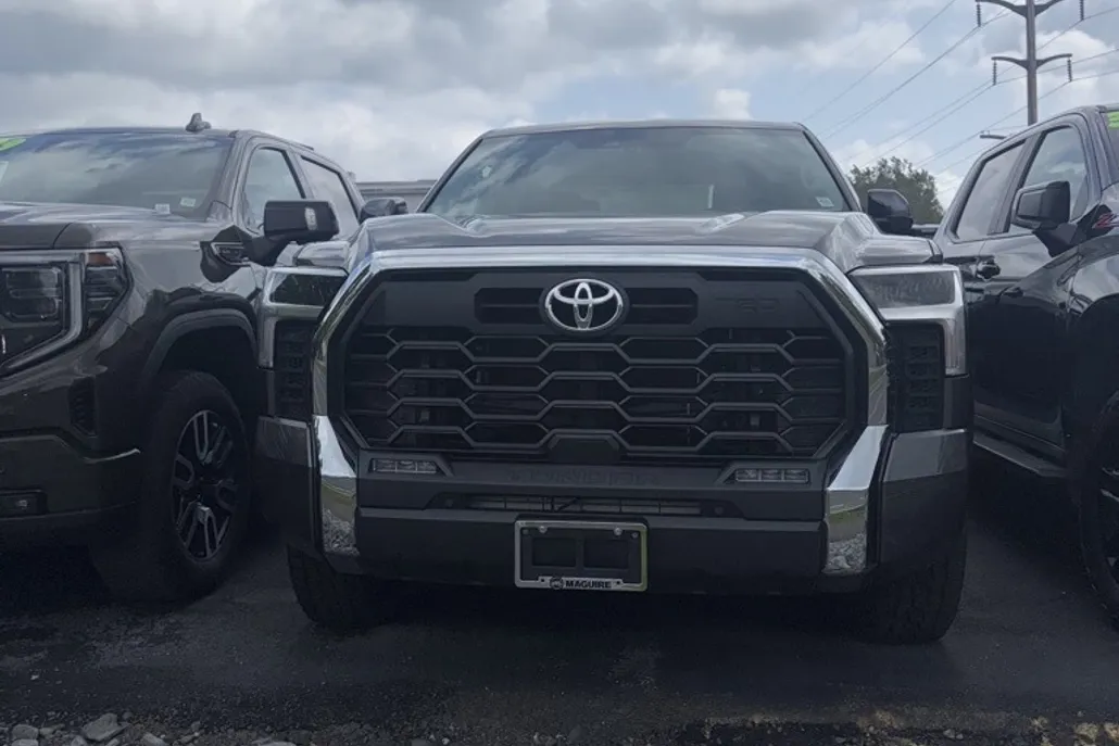 2022 Toyota Tundra SR5 photo 1