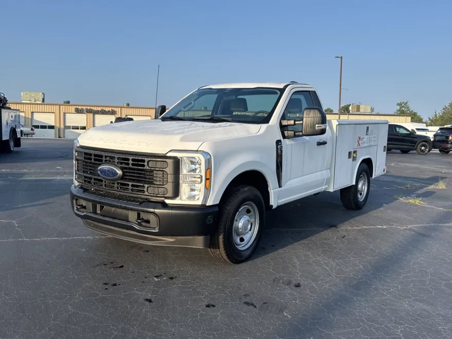 2024 Ford F-350 XL photo 1