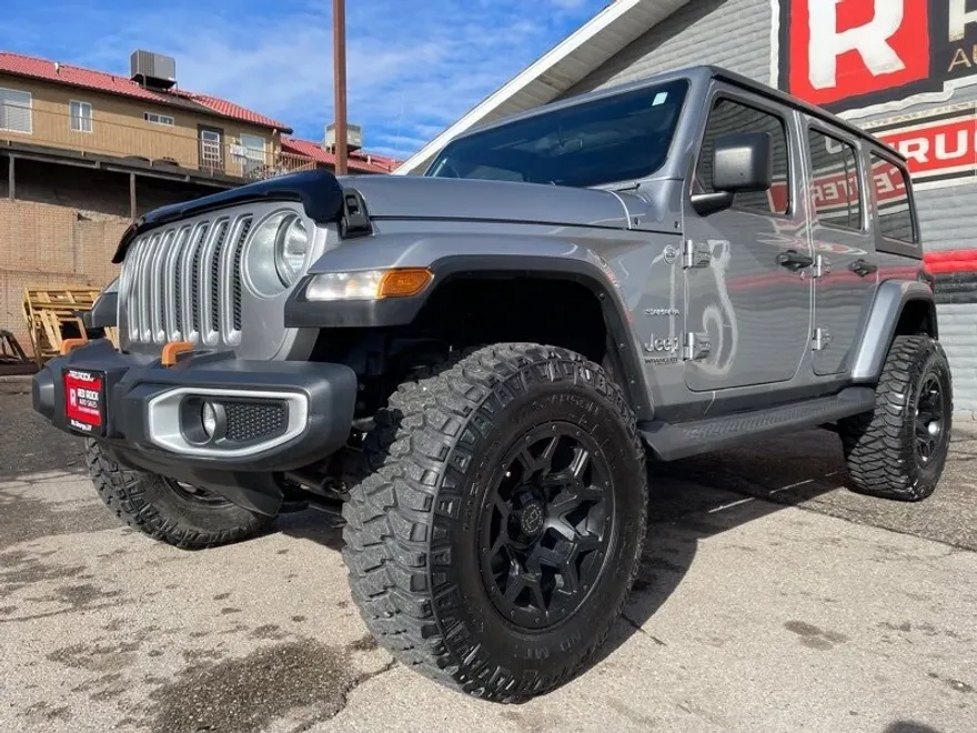 2020 Jeep Wrangler Sahara photo 1
