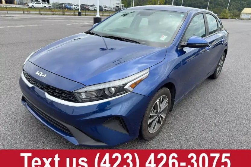 2024 Kia Forte LXS photo 1