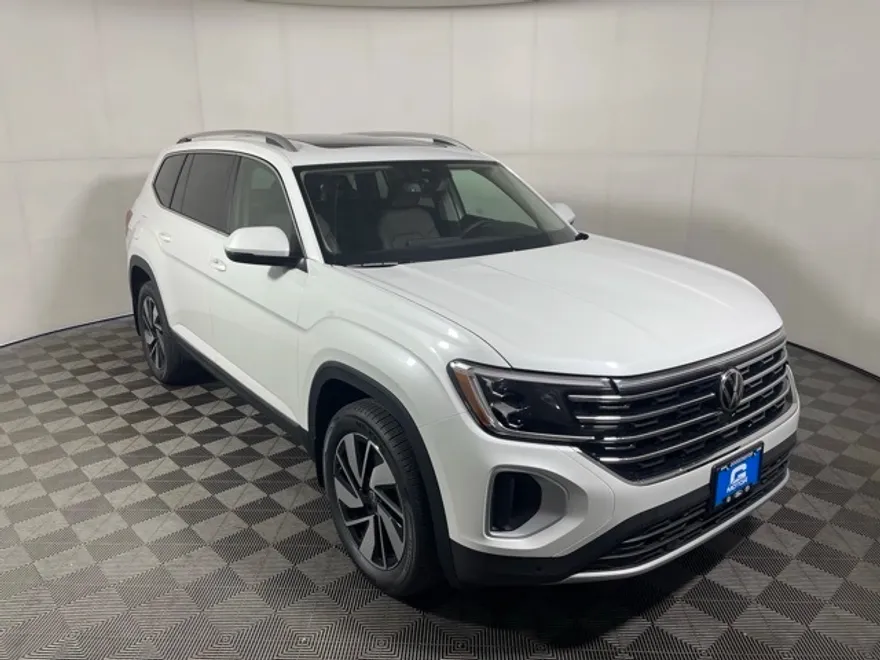 2025 Volkswagen Atlas SEL photo 1