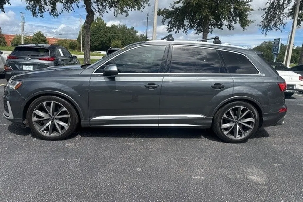 2022 Audi SQ7 Prestige photo 1