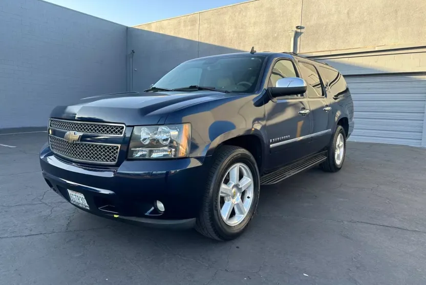 2009 Chevrolet Suburban 1500 LTZ photo 1