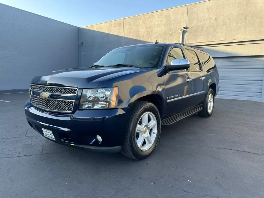 2009 Chevrolet Suburban 1500 LTZ photo 1