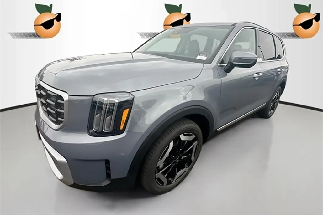 2025 Kia Telluride S photo 1